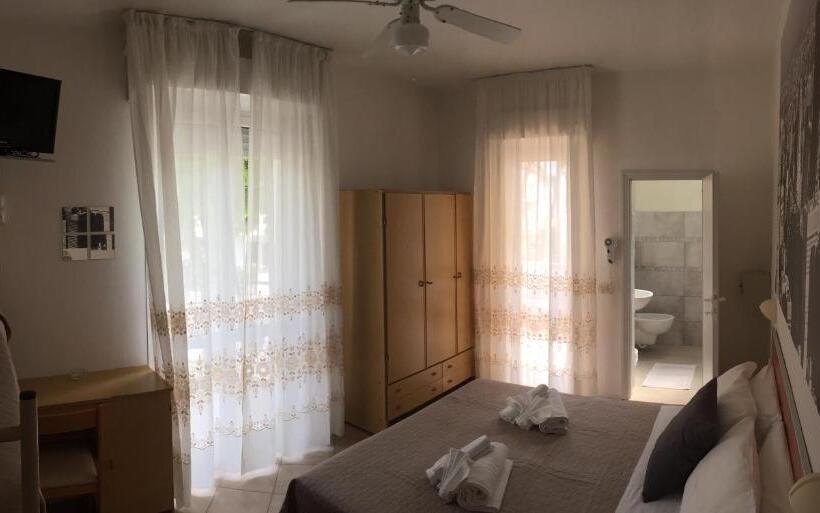Quarto Triplo Estandar, Monti