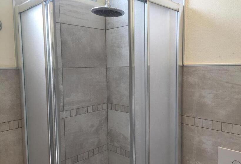 Quarto Estandar, Monti