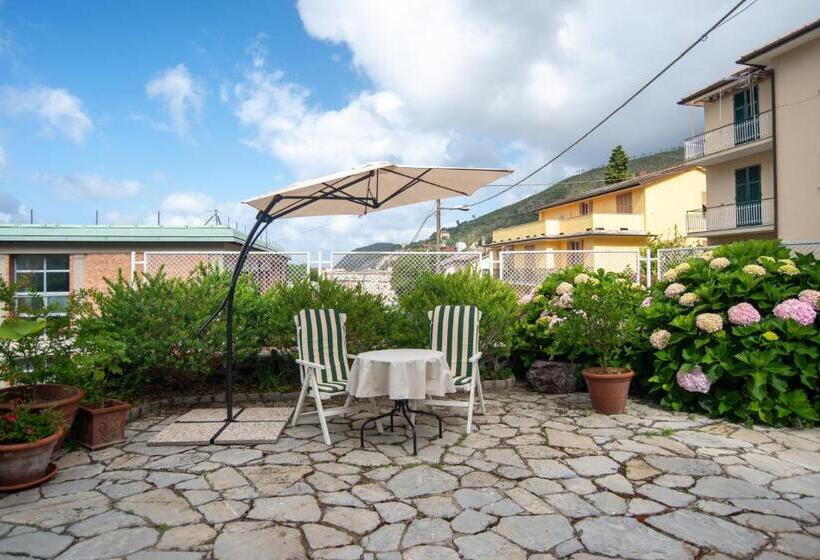 豪华三人间, Villa Mori