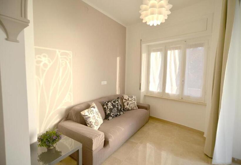 豪华三人间, Villa Mori