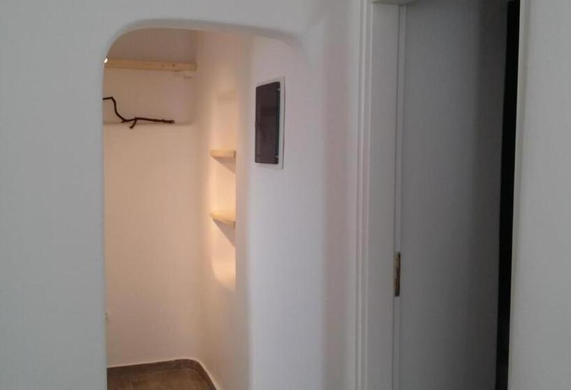 Четырехместный Номер Стандарт Вид на Море, Villa Varnali Small Boutique