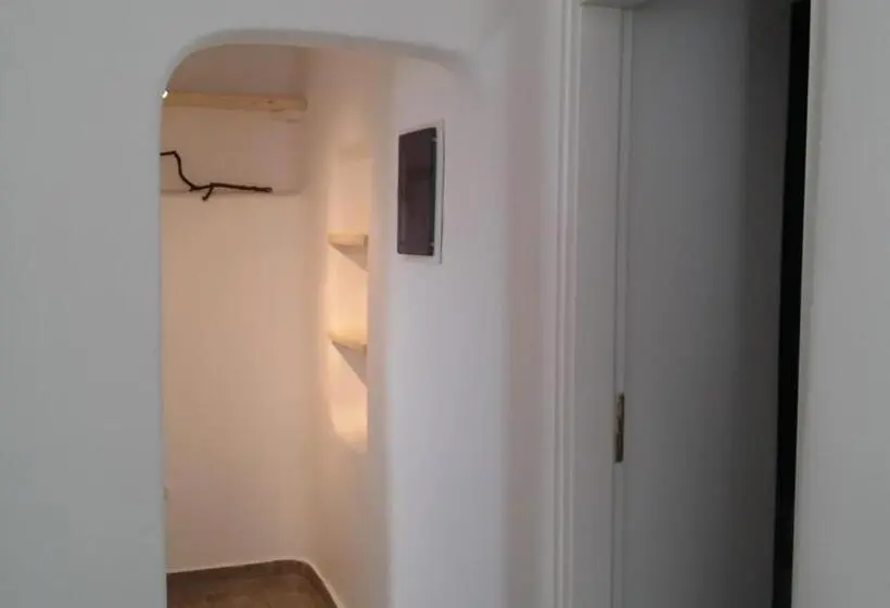 اتاق استاندارد چهار تخته با چشم‌انداز دریا, Villa Varnali Small Boutique