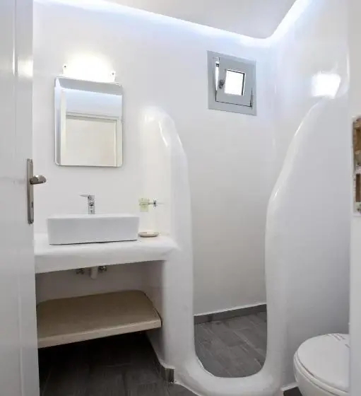 اتاق استاندارد با تراس و چشم‌انداز دریا, Villa Varnali Small Boutique