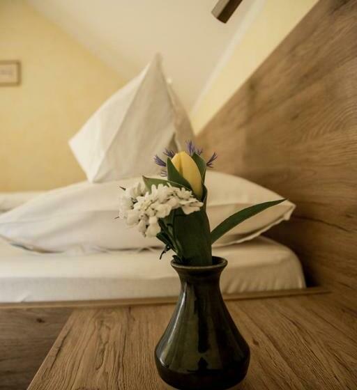 غرفة قياسية, Weingut Lambauer