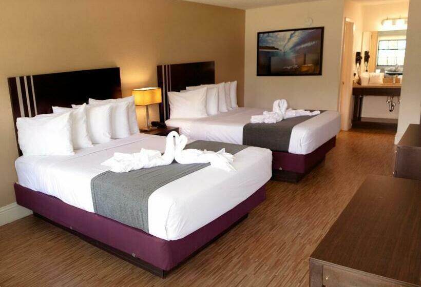 اتاق سوپریور با چشم‌انداز استخر, Avanti International Resort