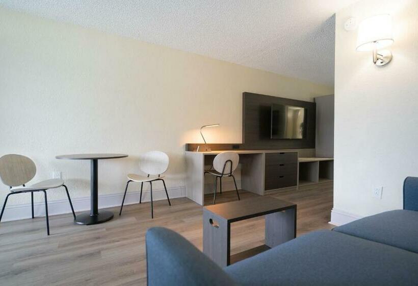 سوئیت پریمیوم, Avanti International Resort