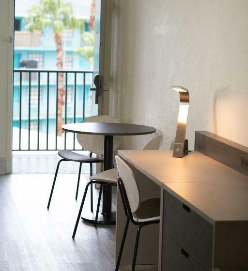 سوئیت پریمیوم, Avanti International Resort