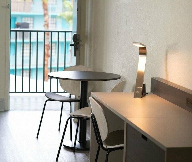 سوئیت پریمیوم, Avanti International Resort