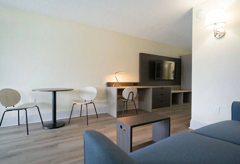 سوئیت پریمیوم, Avanti International Resort