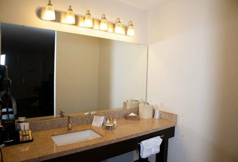 سوئیت پریمیوم, Avanti International Resort