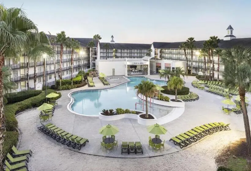 اتاق لوکس با تخت بزرگ, Avanti International Resort