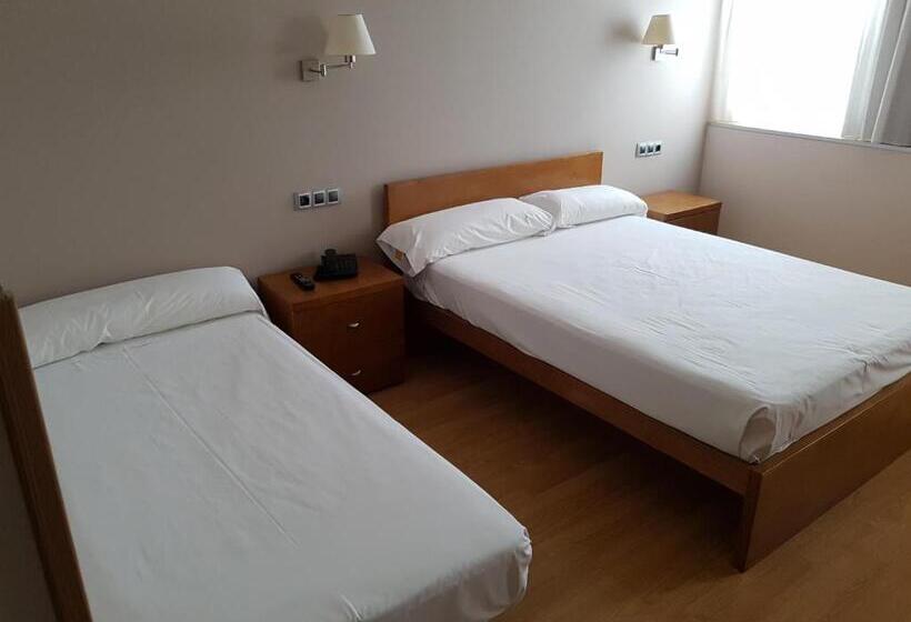 اتاق استاندارد سه نفره, Ciudad De Corella