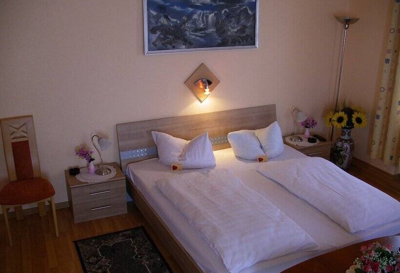 غرفة قياسية, Garni Djaran