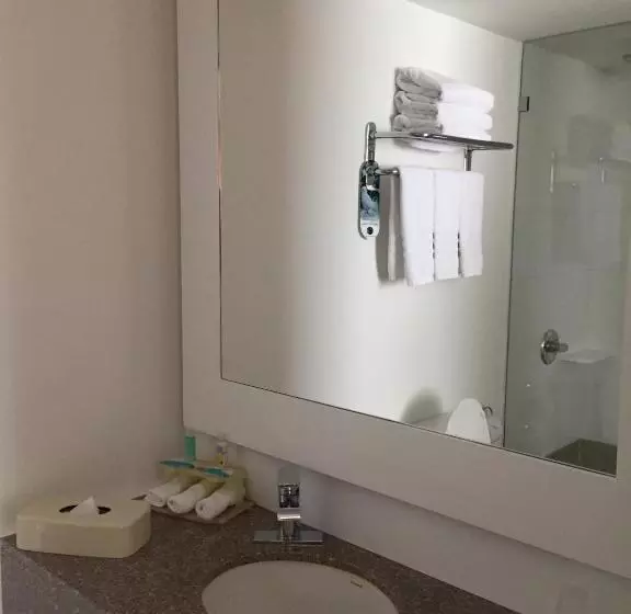 سوئیت برای معلولان, Holiday Inn Express & Suites Medellin, An Ihg