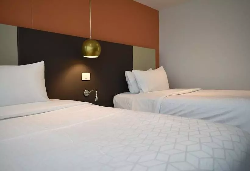 سوییت, Holiday Inn Express & Suites Medellin, An Ihg