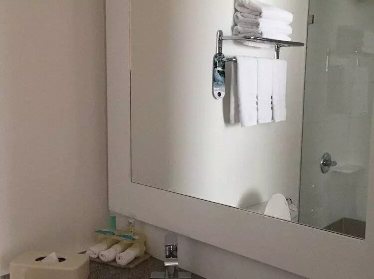 سوییت, Holiday Inn Express & Suites Medellin, An Ihg