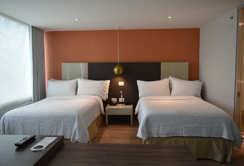 Номер Стандарт, Holiday Inn Express & Suites Medellin, An Ihg