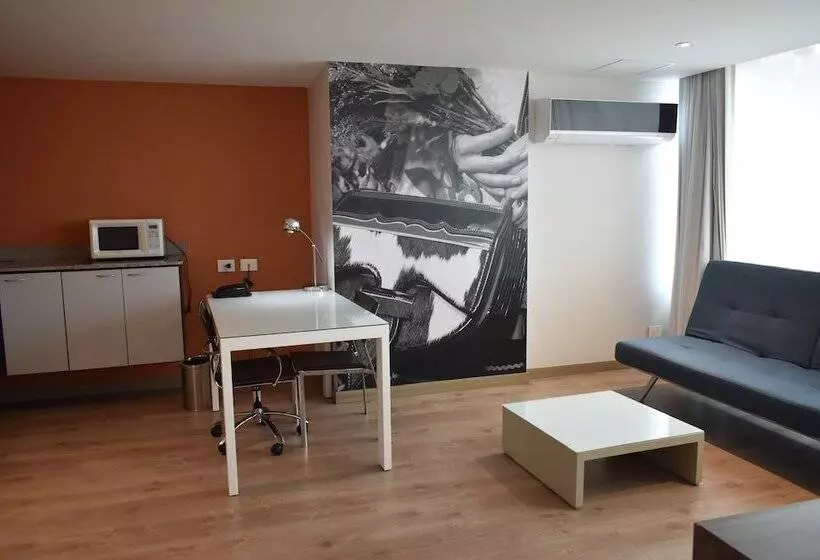 سوئیت برای معلولان, Holiday Inn Express & Suites Medellin, An Ihg