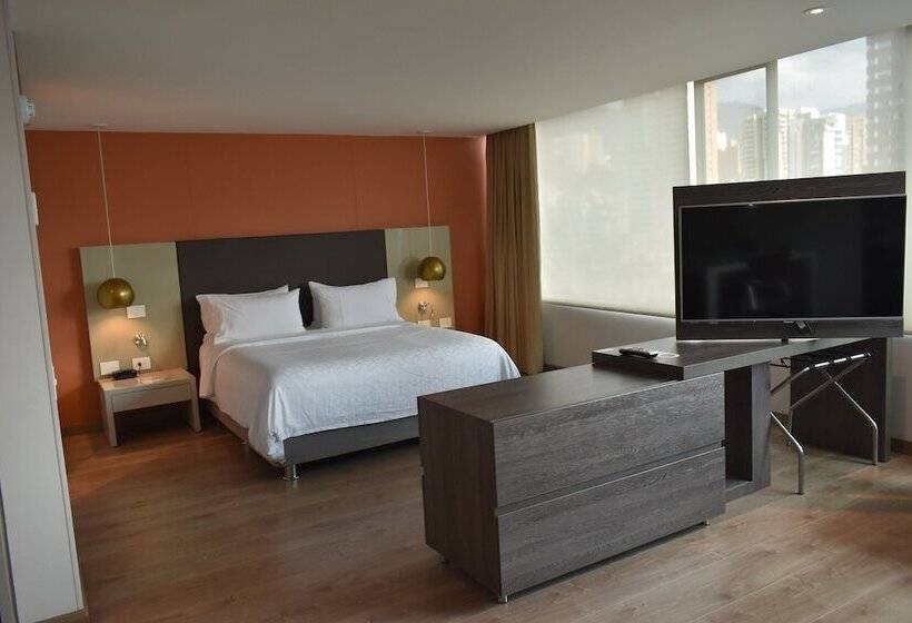 Люкс Адаптированный для Инвалидов, Holiday Inn Express & Suites Medellin, An Ihg