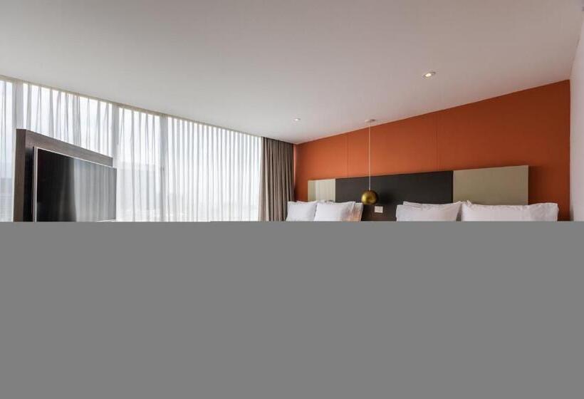 Люкс, Holiday Inn Express & Suites Medellin, An Ihg