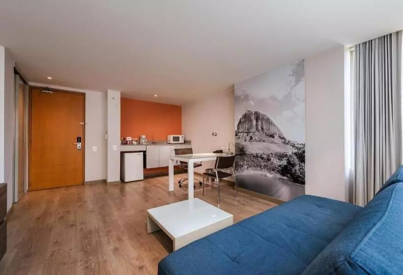 سوئیت برای معلولان, Holiday Inn Express & Suites Medellin, An Ihg