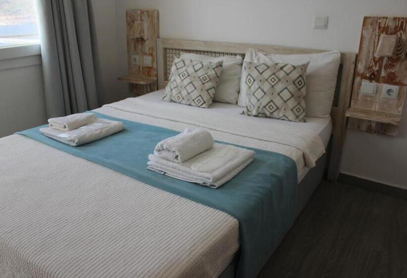 חדר סטנדרט לארבעה נוף לים, Korsanada