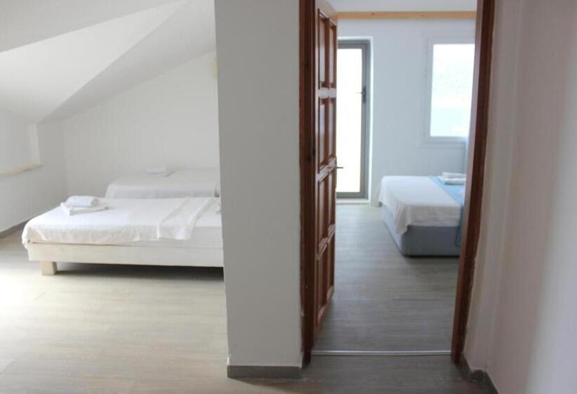 חדר סטנדרט לארבעה נוף לים, Korsanada