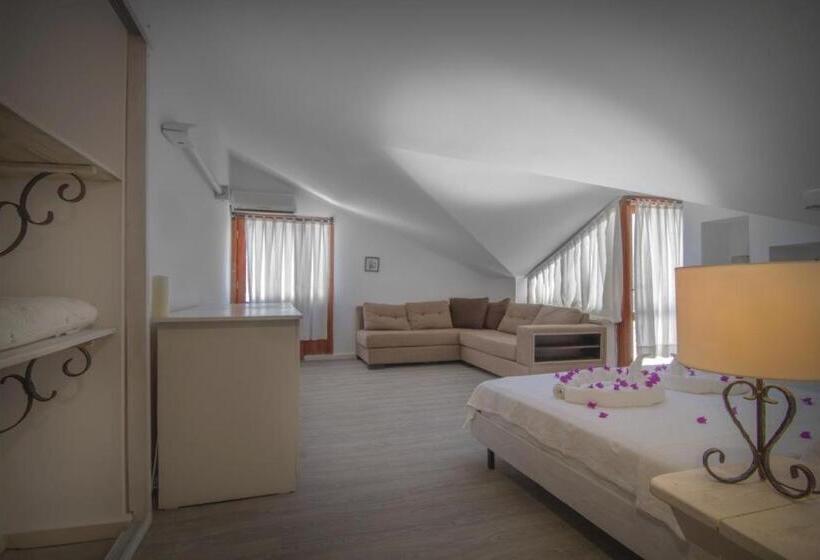 חדר סטנדרט לארבעה נוף לים, Korsanada