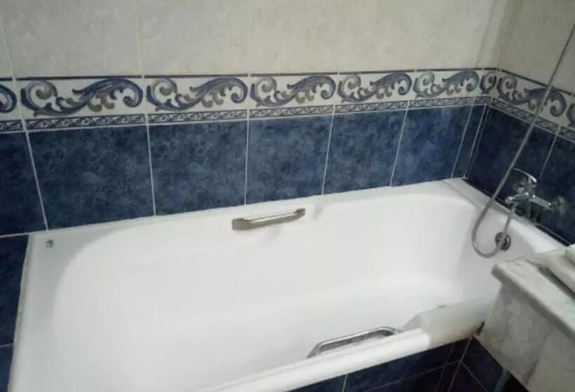 اتاق سوپریور یک تخته, Les Zibans