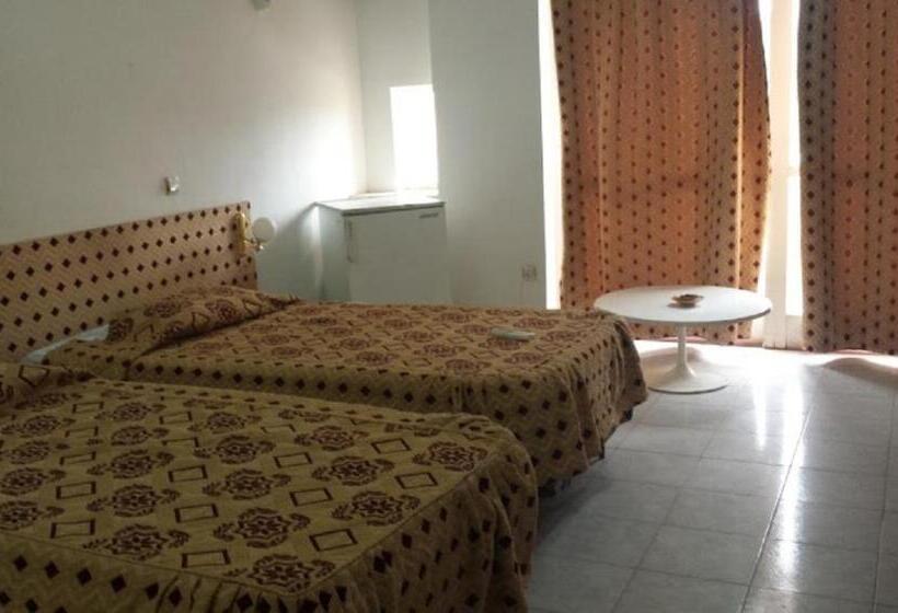 اتاق سوپریور, Les Zibans