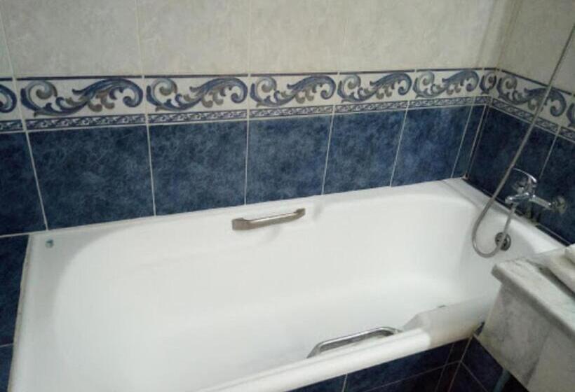 سوییت جونیور, Les Zibans