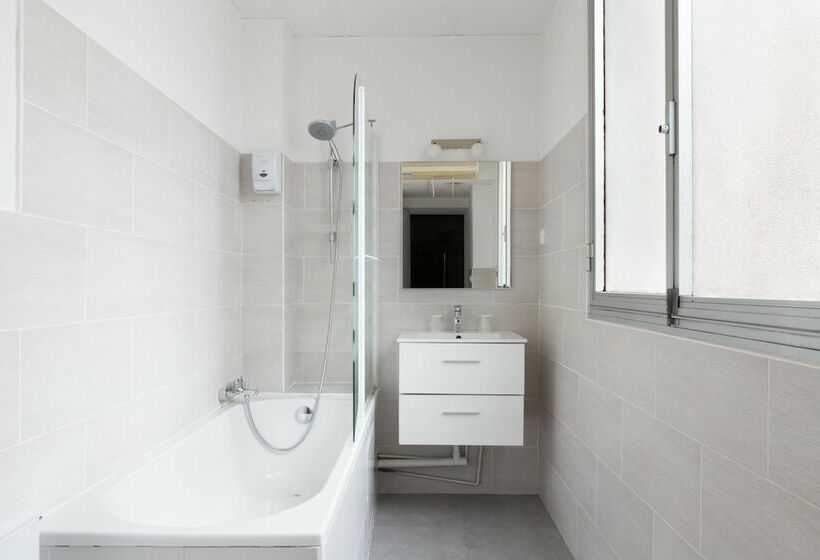 غرفة قياسية, Lille City