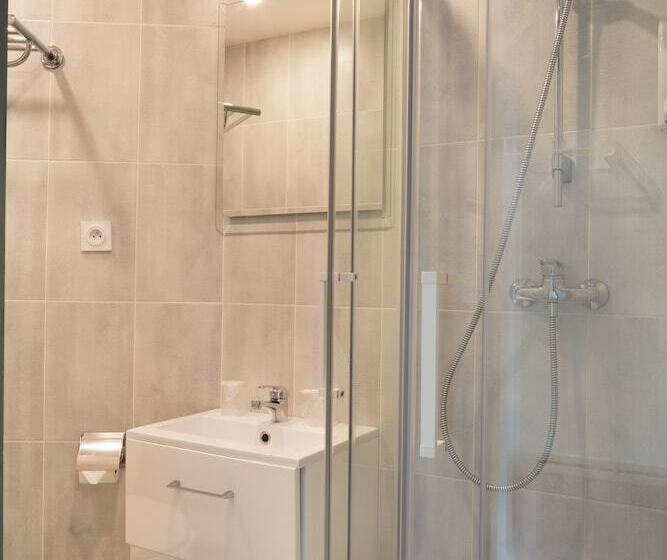 غرفة قياسية ثلاثية, Lille City