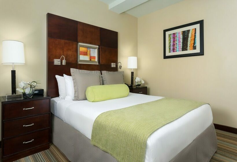 高级大房间, Aura Times Square