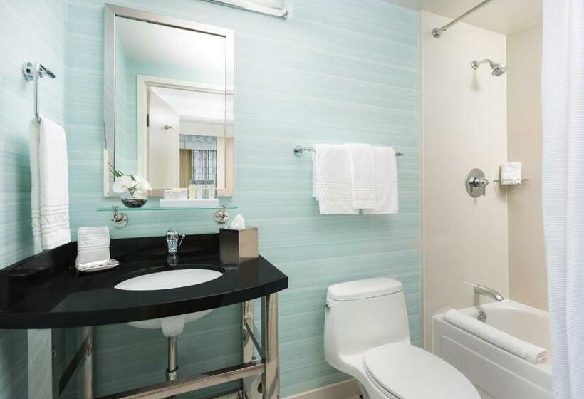 带大床的豪华间, Aura Times Square