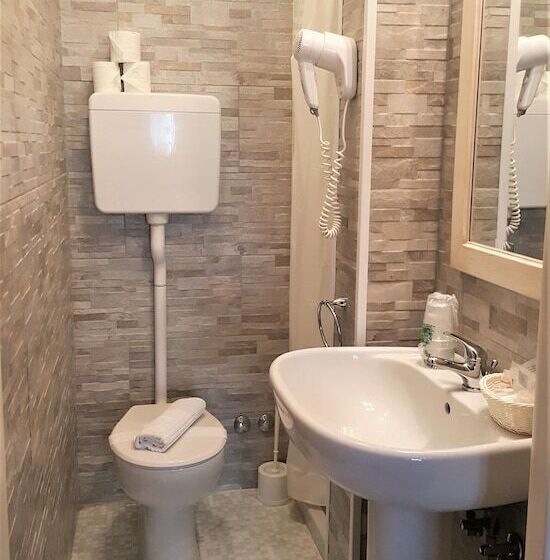 Standard Quadruple Room, Messner