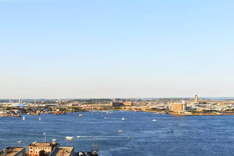 اتاق استاندارد با چشم‌انداز, Renaissance Boston Seaport