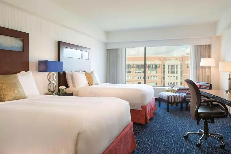 اتاق استاندارد با چشم‌انداز, Renaissance Boston Seaport