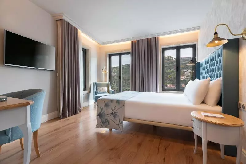 اتاق استاندارد با تخت بزرگ, Renaissance Boston Seaport