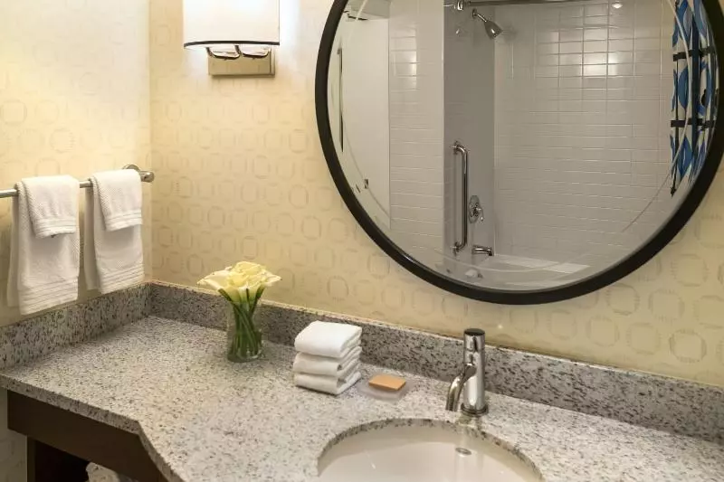 سوئیت اجرایی با تخت کینگ, Renaissance Boston Seaport