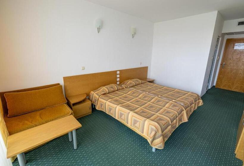 수피리어 룸, Slavyanski