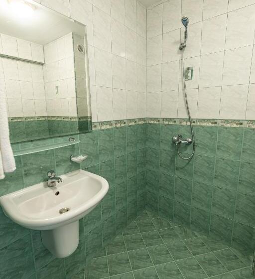 수피리어 룸, Slavyanski