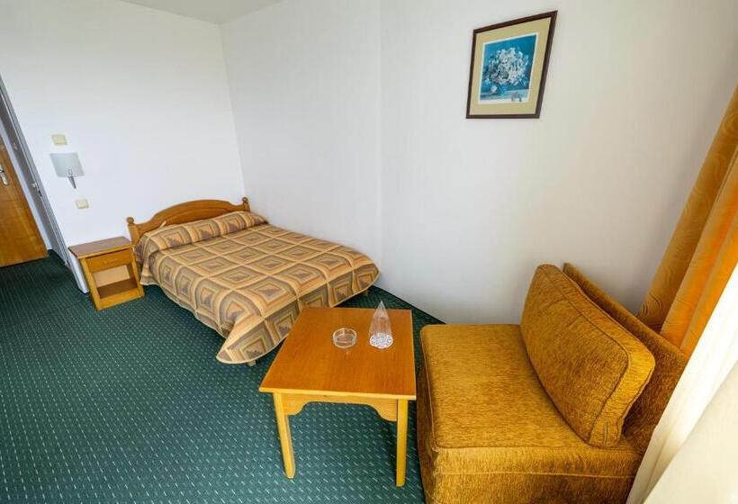 스탠다드 싱글 룸, Slavyanski