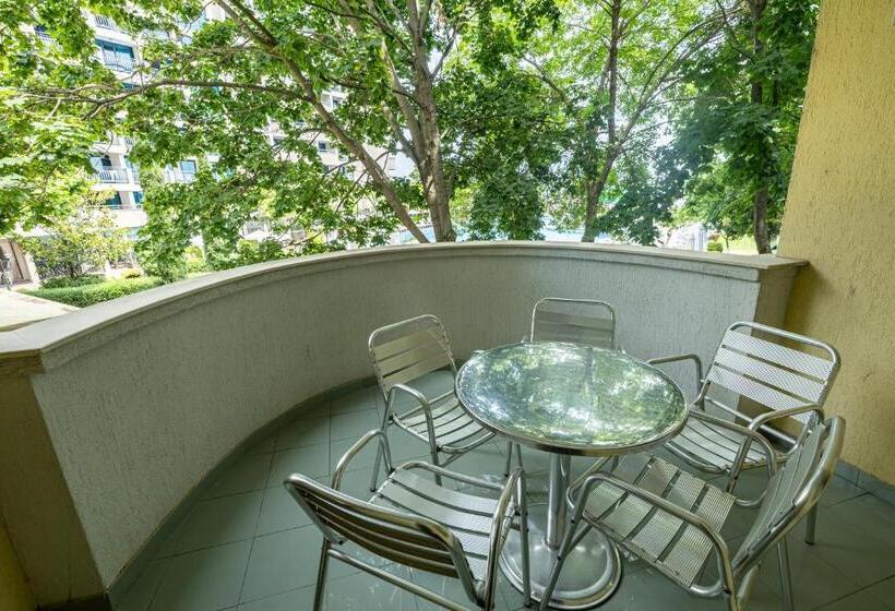 2 Bedroom Suite with Balcony, Slavyanski