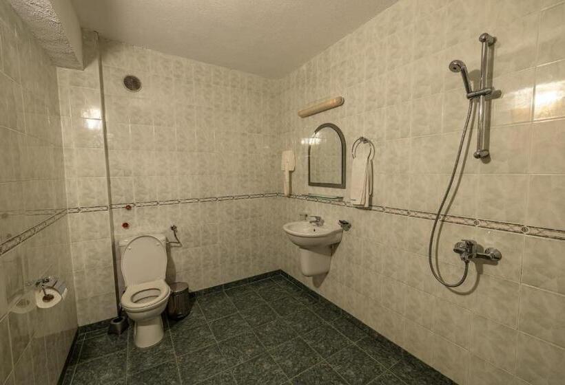 2 Bedroom Suite with Balcony, Slavyanski