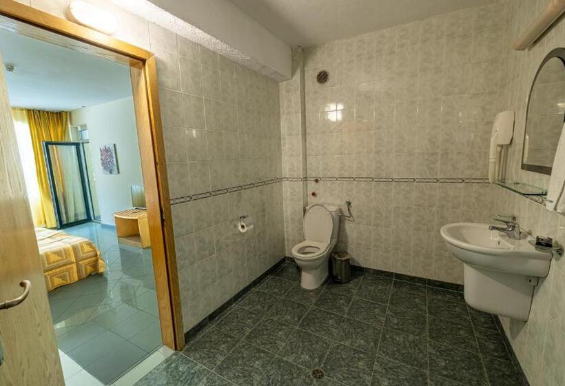 2 Bedroom Suite with Balcony, Slavyanski