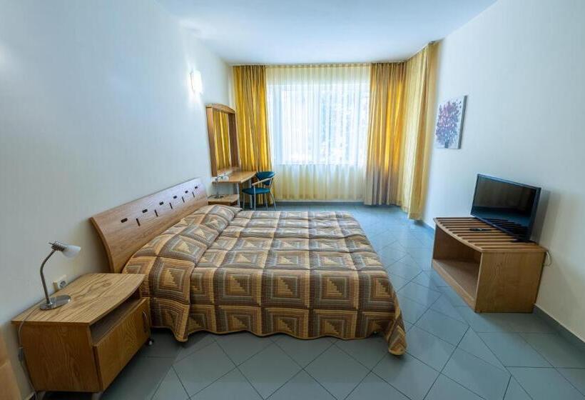 2 Bedroom Suite with Balcony, Slavyanski