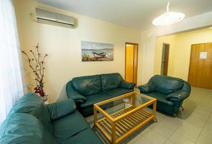 2 Bedroom Suite with Balcony, Slavyanski