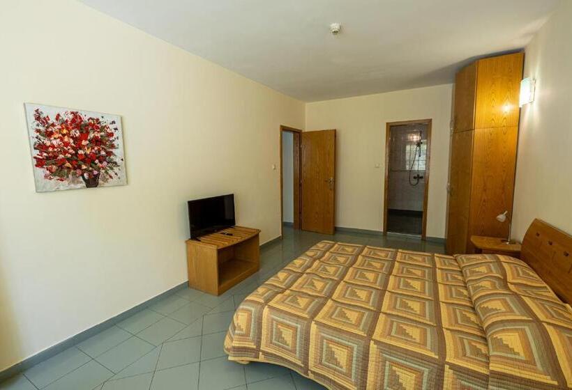 2 Bedroom Suite with Balcony, Slavyanski