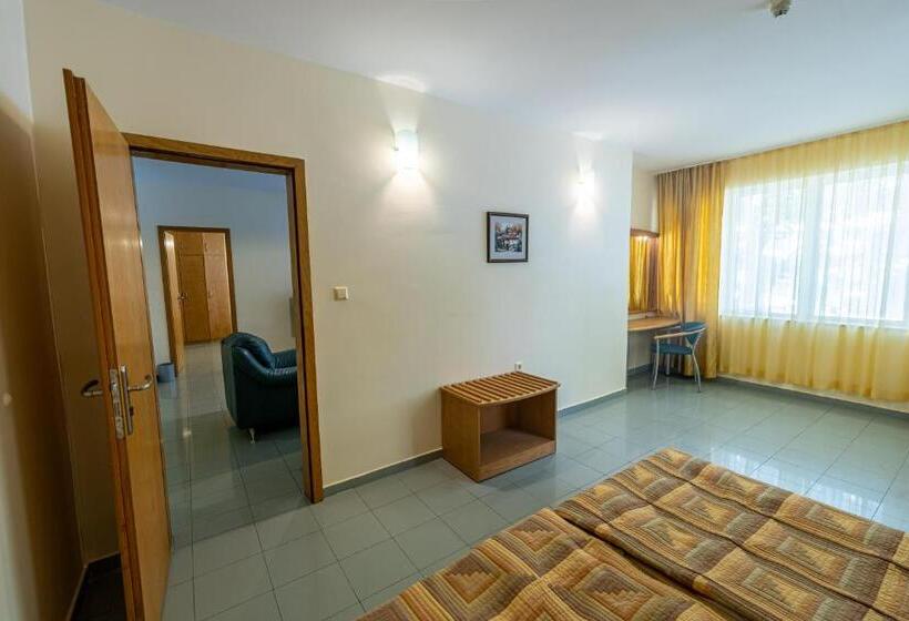 2 Bedroom Suite with Balcony, Slavyanski